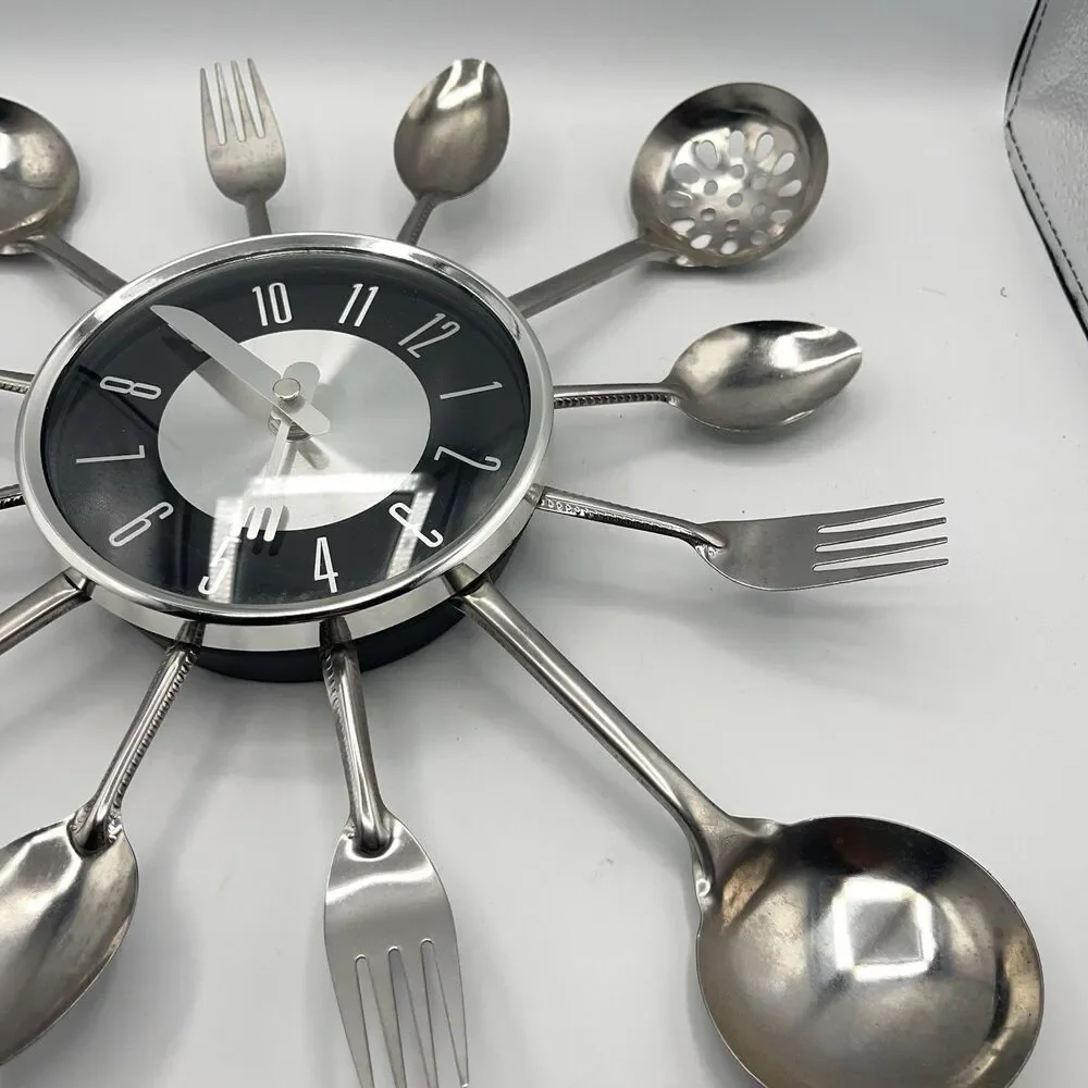 Vtg Timelike Wall Clock, 17